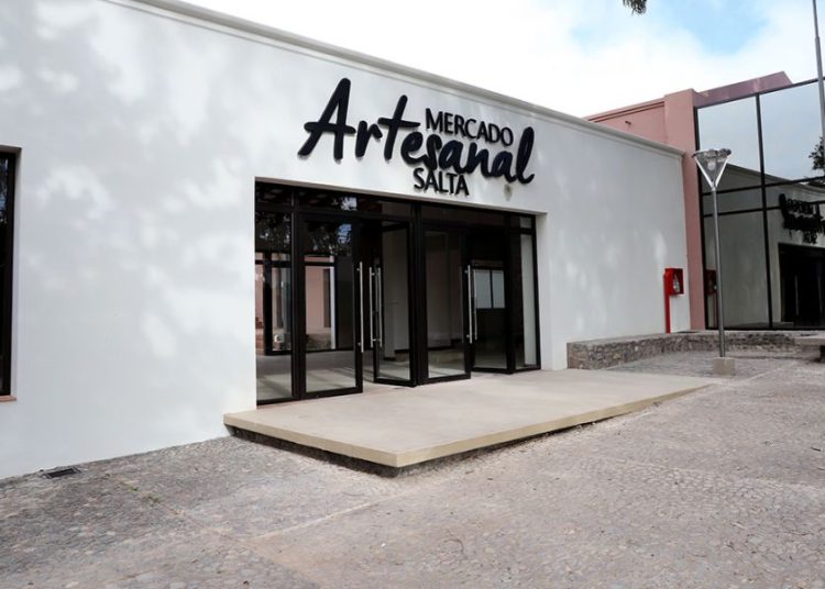 Feria de Artesanos del norte provincial en el Mercado Artesanal
